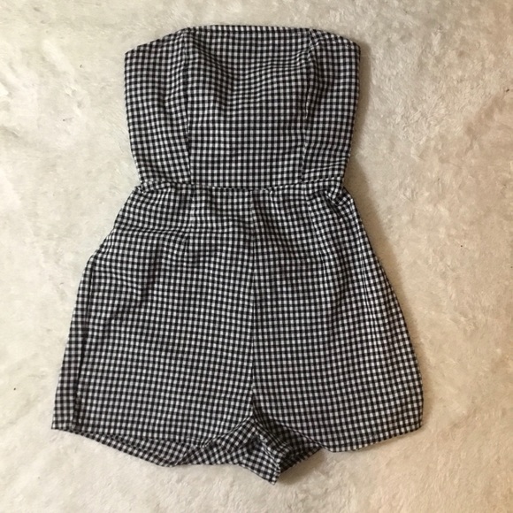 Zaful gingham print strapless romper  size small - Picture 2 of 4